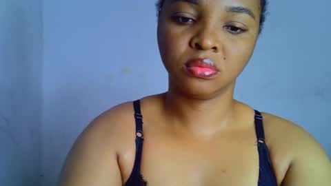 Snapshot of sexy_ebonygirl_ chatting on November 9, 7:45 pm Clara online show from November 9, 7:45 pm