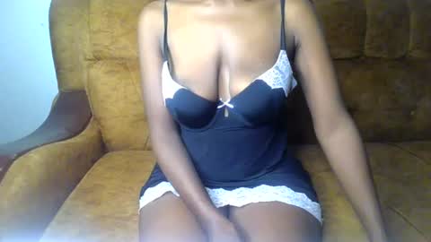 Snapshot of sexy_ellahh chatting on June 30, 1:06 am Ellahh online show from June 30, 1:06 am