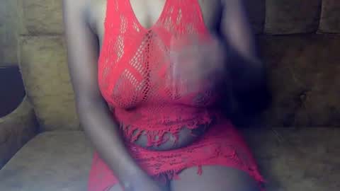 Snapshot of sexy_ellahh chatting on July 8, 12:26 am Ellahh online show from July 8, 12:26 am