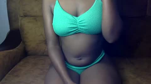 Snapshot of sexy_ellahh chatting on July 13, 12:13 am Ellahh online show from July 13, 12:13 am