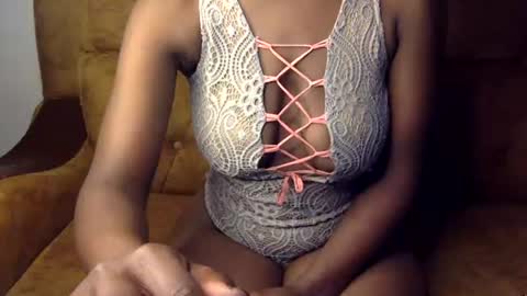 Snapshot of sexy_ellahh chatting on July 22, 1:08 am Ellahh online show from July 22, 1:08 am