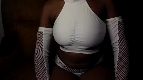 Snapshot of sexy_ellahh chatting on July 23, 1:58 am Ellahh online show from July 23, 1:58 am