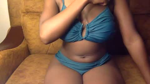 Snapshot of sexy_ellahh chatting on July 27, 2:07 am Ellahh online show from July 27, 2:07 am