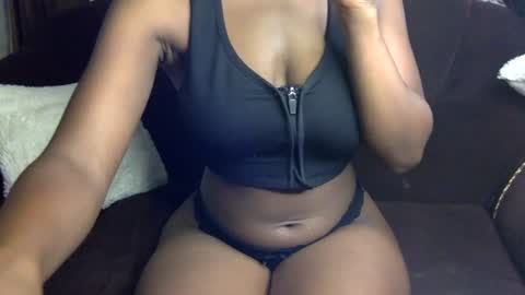 Snapshot of sexy_ellahh chatting on August 5, 2:47 am Ellahh online show from August 5, 2:47 am