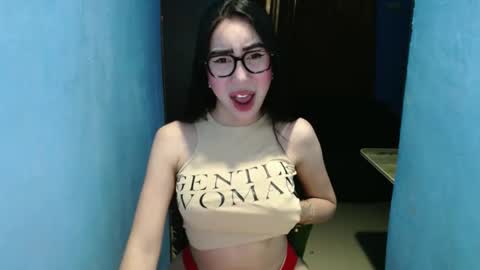 Snapshot of sexy_emily92 chatting on March 28, 6:46 am sexy_emily92 online show from March 28, 6:46 am