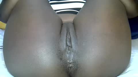 Snapshot of sexy_esther92 chatting on December 5, 11:19 am sexy_esther92 online show from December 5, 11:19 am