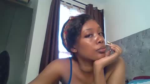 Snapshot of sexy_honey_pot chatting on January 6, 11:25 am sexy_honey_pot online show from January 6, 11:25 am