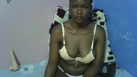 Snapshot of sexy_ivvy02 chatting on April 15, 9:49 am Iovelyne online show from April 15, 9:49 am