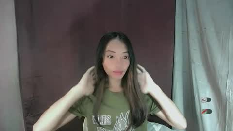 Snapshot of sexy_jeann chatting on November 23, 11:15 pm Shane online show from November 23, 11:15 pm