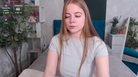 Snapshot of sexy_jenny18 chatting on March 5, 12:11 pm Jennifer online show from March 5, 12:11 pm