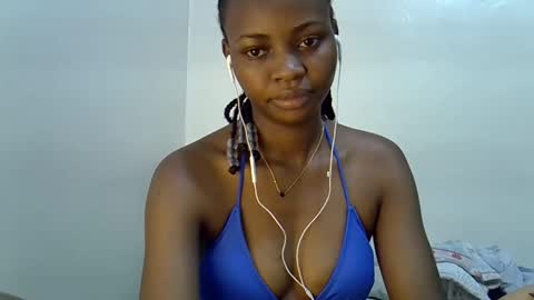 Snapshot of sexy_june20 chatting on May 23, 5:23 am sexy_june20 online show from May 23, 5:23 am