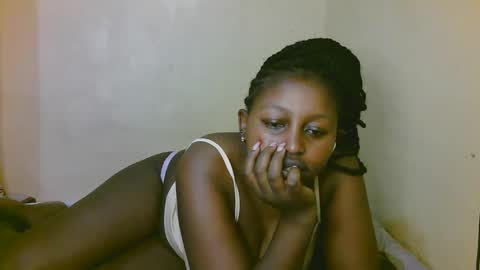 Snapshot of sexy_latasha chatting on October 22, 3:29 am sexy_latasha online show from October 22, 3:29 am