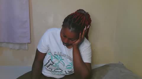 Snapshot of sexy_latasha chatting on November 16, 5:46 am sexy_latasha online show from November 16, 5:46 am