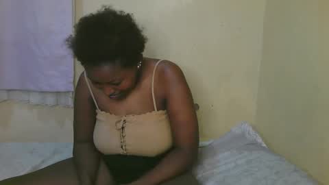 Snapshot of sexy_latasha chatting on November 30, 8:24 pm sexy_latasha online show from November 30, 8:24 pm