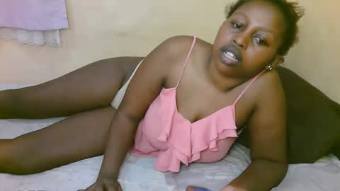 Snapshot of sexy_latasha chatting on December 4, 9:18 am sexy_latasha online show from December 4, 9:18 am