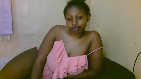 Snapshot of sexy_latasha chatting on December 5, 11:19 am sexy_latasha online show from December 5, 11:19 am