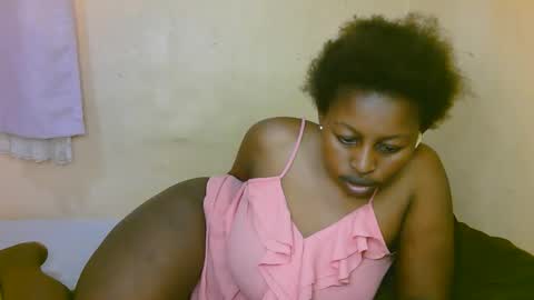 Snapshot of sexy_latasha chatting on December 14, 12:10 pm sexy_latasha online show from December 14, 12:10 pm