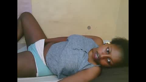 Snapshot of sexy_latasha chatting on December 16, 6:40 am sexy_latasha online show from December 16, 6:40 am