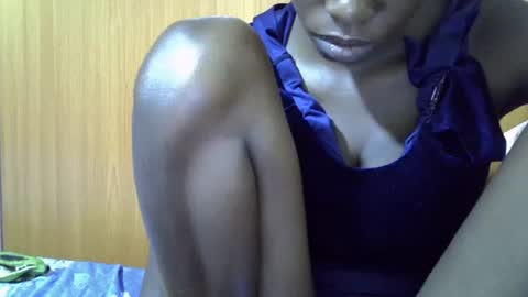 Snapshot of sexy_leila3 chatting on February 15, 10:42 pm kayla online show from February 15, 10:42 pm