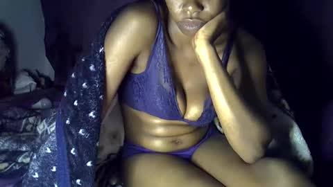 Snapshot of sexy_leila3 chatting on May 23, 12:05 am kayla online show from May 23, 12:05 am