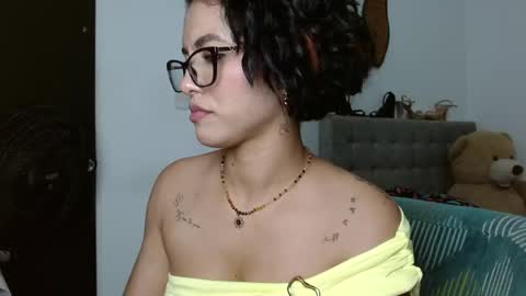 Snapshot of sexy_lia_latina chatting on May 8, 1:00 am Celeste online show from May 8, 1:00 am