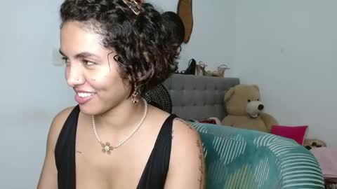 Snapshot of sexy_lia_latina chatting on May 25, 3:23 am Celeste online show from May 25, 3:23 am