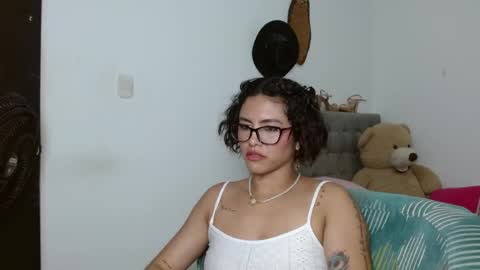 Snapshot of sexy_lia_latina chatting on May 29, 4:43 am Celeste online show from May 29, 4:43 am