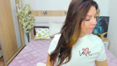 Snapshot of sexy_lily20 chatting on February 26, 5:50 am Lily online show from February 26, 5:50 am