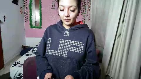 sexy lolas online show from November 8, 3:18 am