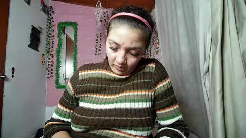 sexy lolas online show from January 17, 2:05 am