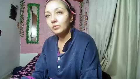 sexy lolas online show from June 10, 2:01 am