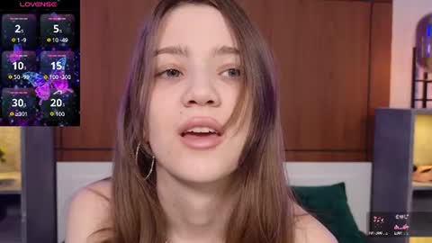 Snapshot of sexy_me_bb chatting on June 27, 6:24 pm Alison online show from June 27, 6:24 pm