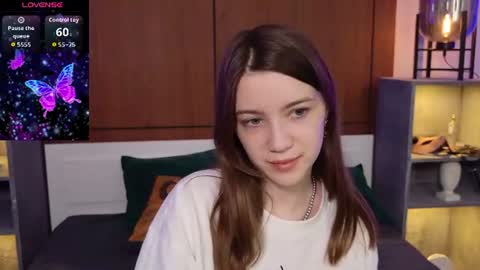 Snapshot of sexy_me_bb chatting on June 30, 6:42 pm Alison online show from June 30, 6:42 pm