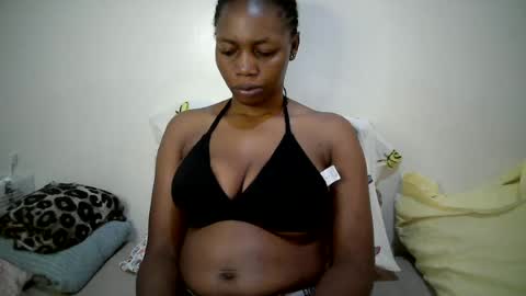 Snapshot of sexy_muna2 chatting on July 6, 12:40 am sexy_muna2 online show from July 6, 12:40 am
