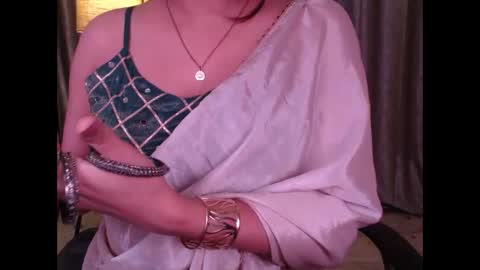 Snapshot of sexy_myra18 chatting on November 17, 4:29 am myra online show from November 17, 4:29 am