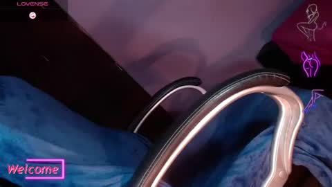 Snapshot of sexy_mysterious_dirty_girl chatting on July 17, 9:49 am queen online show from July 17, 9:49 am