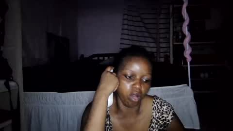 Snapshot of sexy_n_thick chatting on July 8, 1:54 am Lyn online show from July 8, 1:54 am