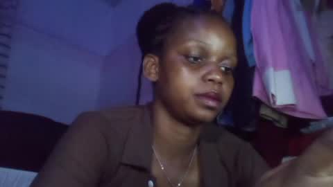Snapshot of sexy_n_thick chatting on July 9, 7:40 pm Lyn online show from July 9, 7:40 pm