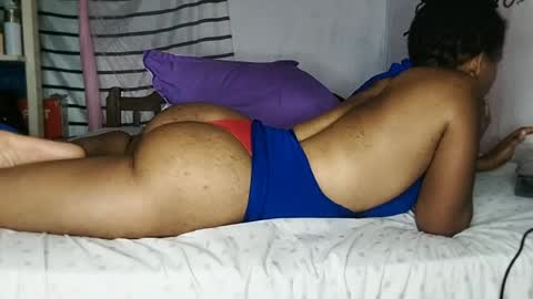Snapshot of sexy_n_thick chatting on July 23, 1:58 am Lyn online show from July 23, 1:58 am
