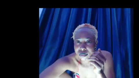 Snapshot of sexy_nipplescindy2 chatting on August 7, 8:38 am cynthia online show from August 7, 8:38 am