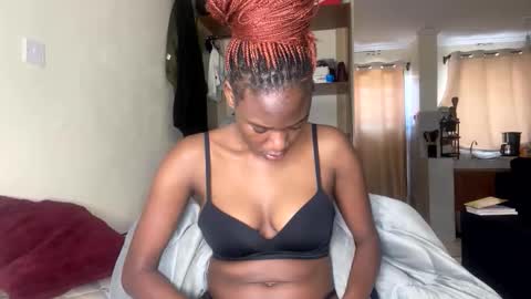 Snapshot of sexy_nyla chatting on June 11, 8:23 am Nyla online show from June 11, 8:23 am