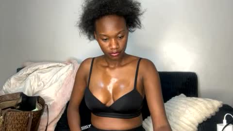Nyla online show from July 16, 9:43 pm