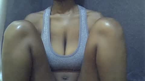 Snapshot of sexy_peach4 chatting on June 23, 10:46 am sexy_peach4 online show from June 23, 10:46 am