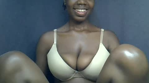 Snapshot of sexy_peach4 chatting on July 1, 10:09 pm sexy_peach4 online show from July 1, 10:09 pm