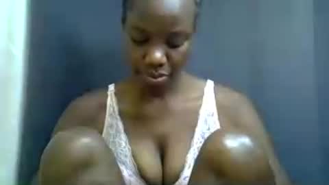 Snapshot of sexy_peach4 chatting on July 7, 11:14 am sexy_peach4 online show from July 7, 11:14 am