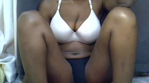 Snapshot of sexy_peach4 chatting on July 8, 11:26 am sexy_peach4 online show from July 8, 11:26 am