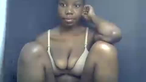 Snapshot of sexy_peach4 chatting on July 9, 11:47 am sexy_peach4 online show from July 9, 11:47 am