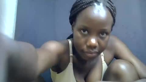 Snapshot of sexy_peach4 chatting on July 19, 9:18 pm sexy_peach4 online show from July 19, 9:18 pm
