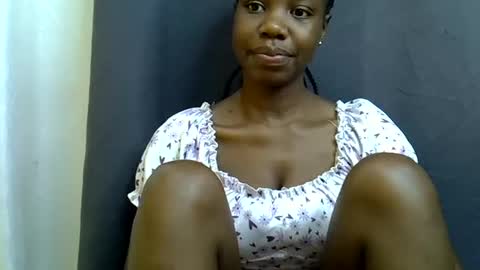 Snapshot of sexy_peach4 chatting on July 24, 10:46 am sexy_peach4 online show from July 24, 10:46 am