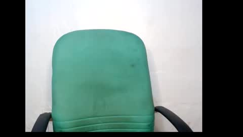 Snapshot of sexy_pearl12 chatting on February 27, 7:04 pm zoe online show from February 27, 7:04 pm